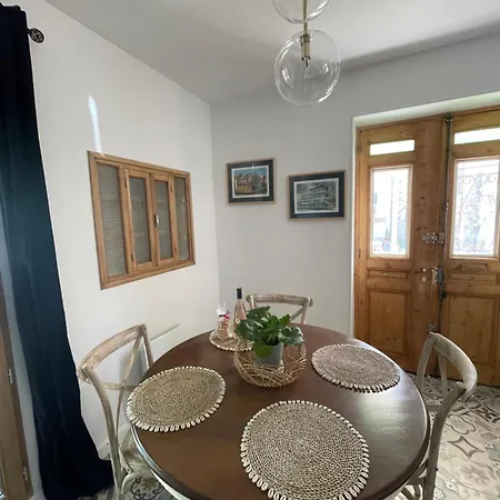 Maison De Village بيت للعطل *